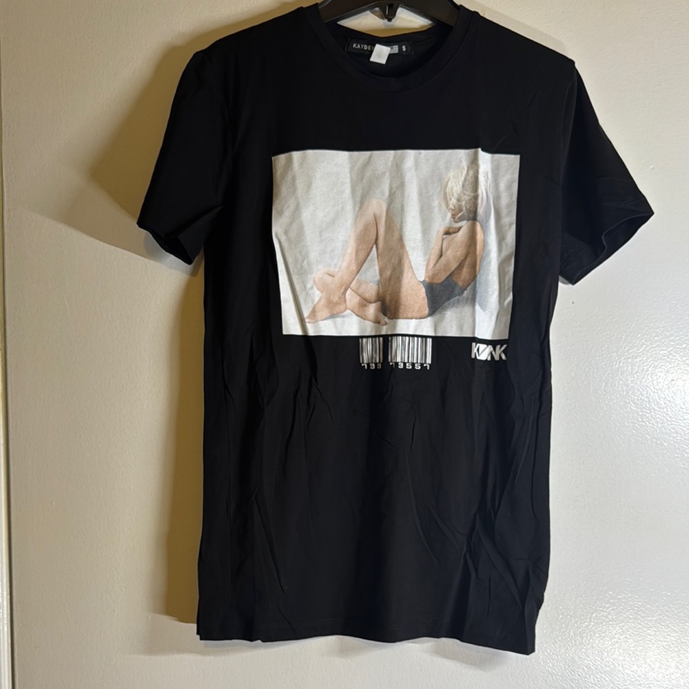 New KDNK Sz M Black Graphic T-Shirt